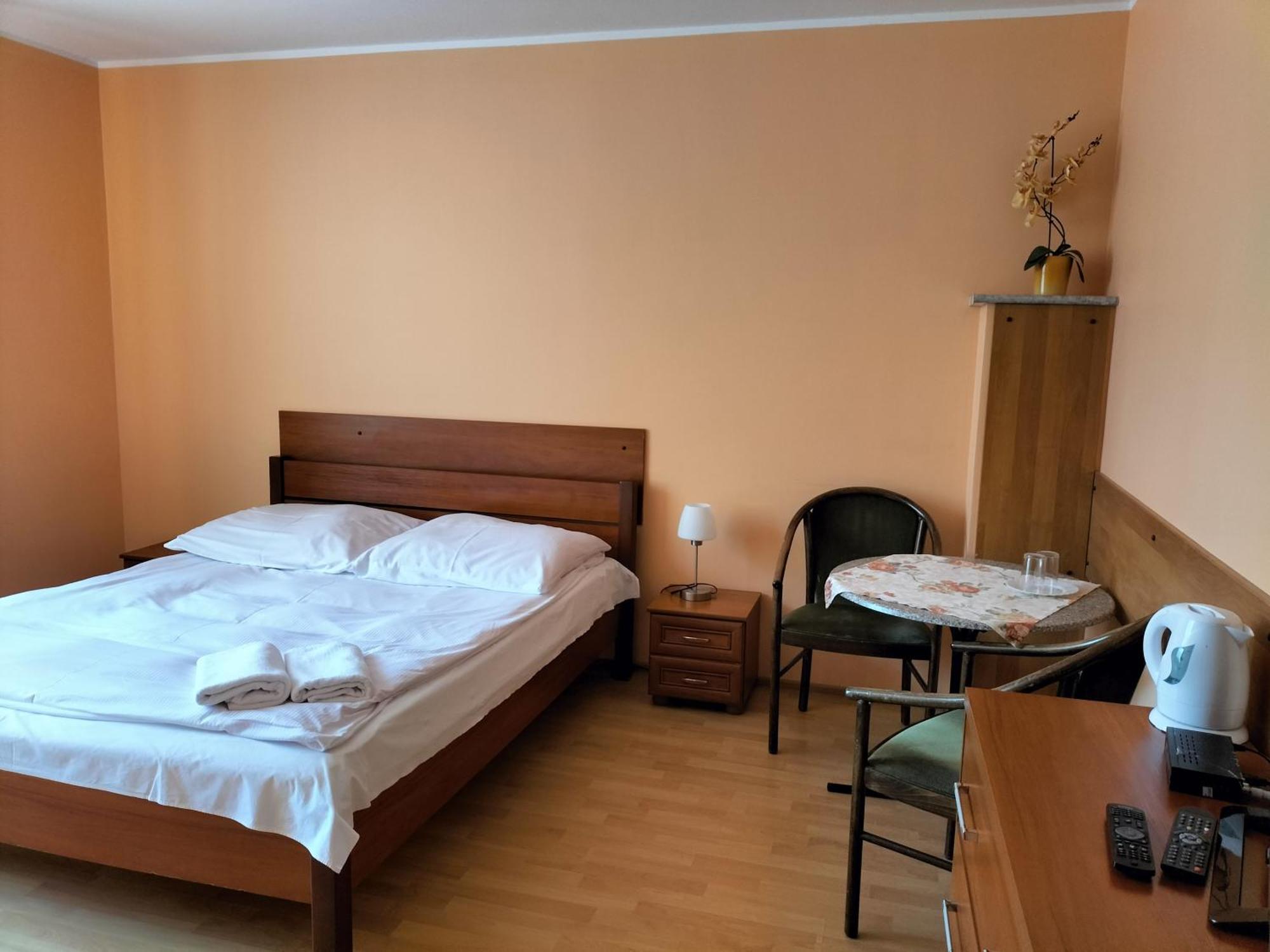 Gosciniec U Zawierki Лодзь Екстер'єр фото